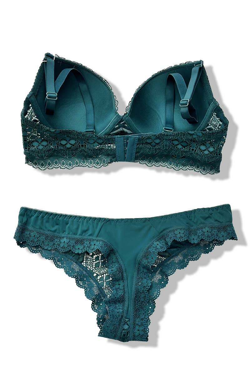 Conjunto de sutiã com aro e bojo + calcinha fio dental