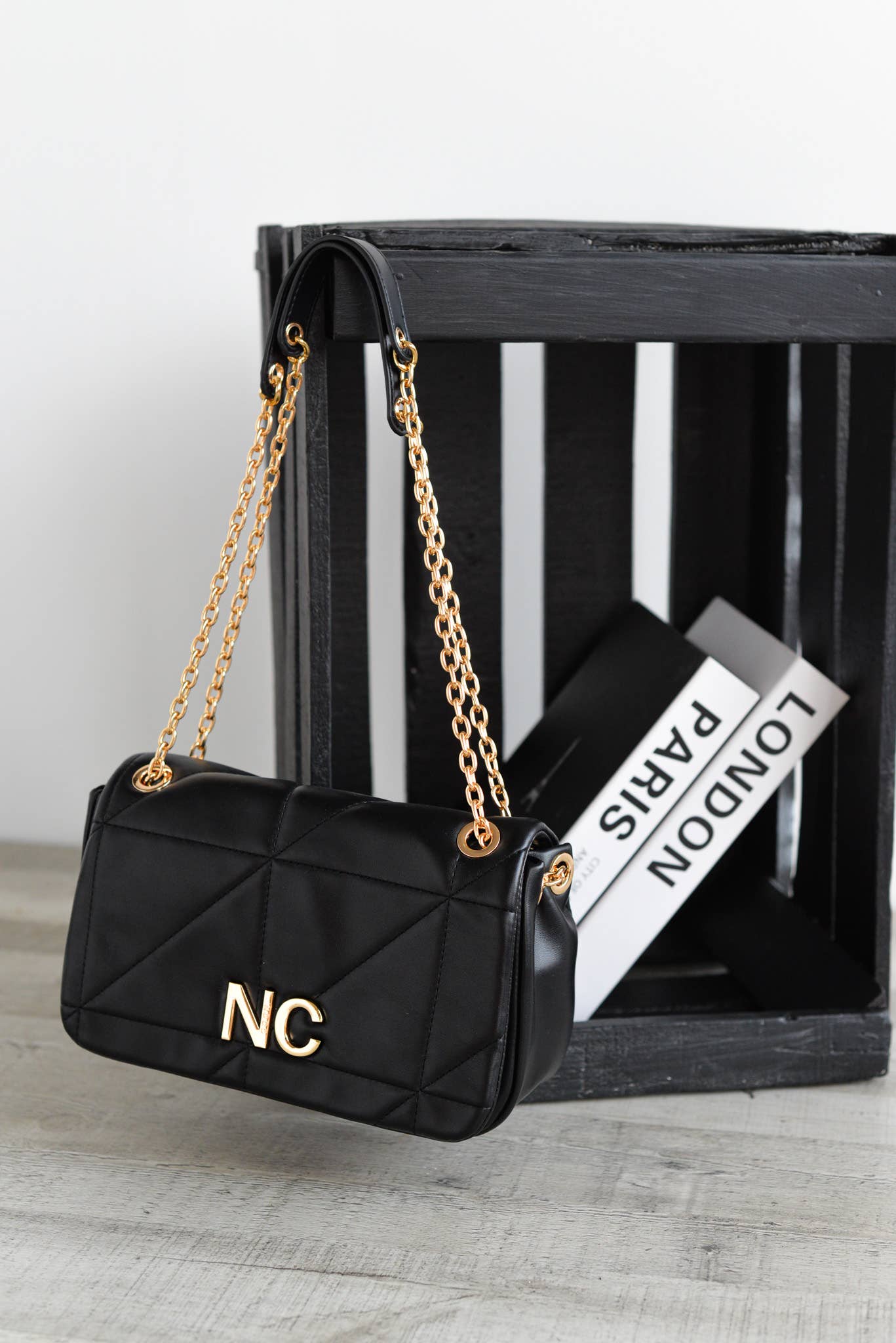 Bandoleira Aba Pele Vegana NC Costurada Preta