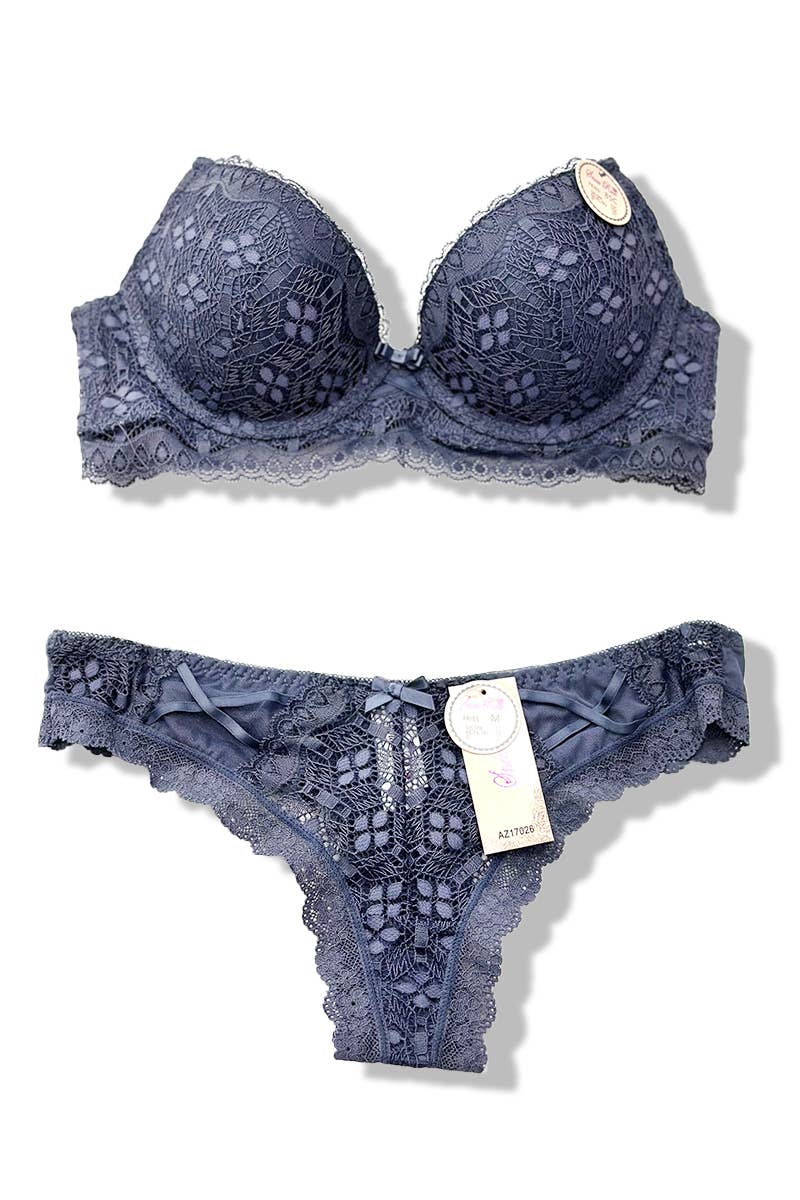 Conjunto de sutiã com aro e bojo + calcinha fio dental