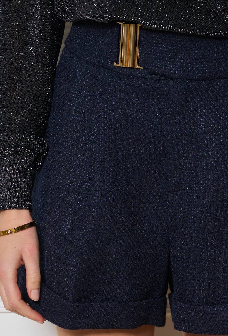 Shorts de tweed com fivela dourada