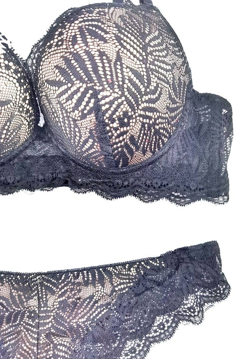 Conjunto de Sutiã com Arco e Fio Dental em Renda