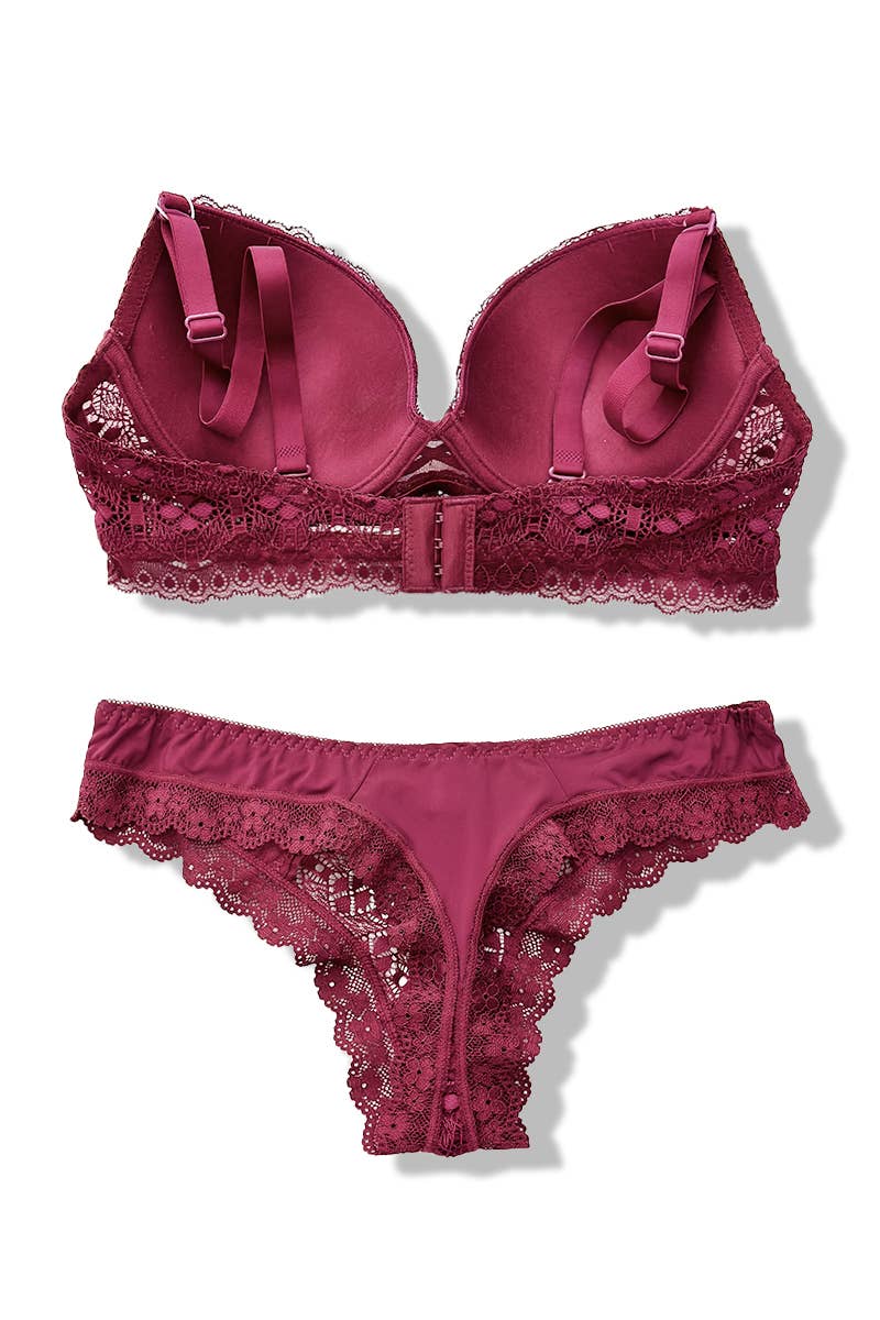 Conjunto de sutiã com aro e bojo + calcinha fio dental