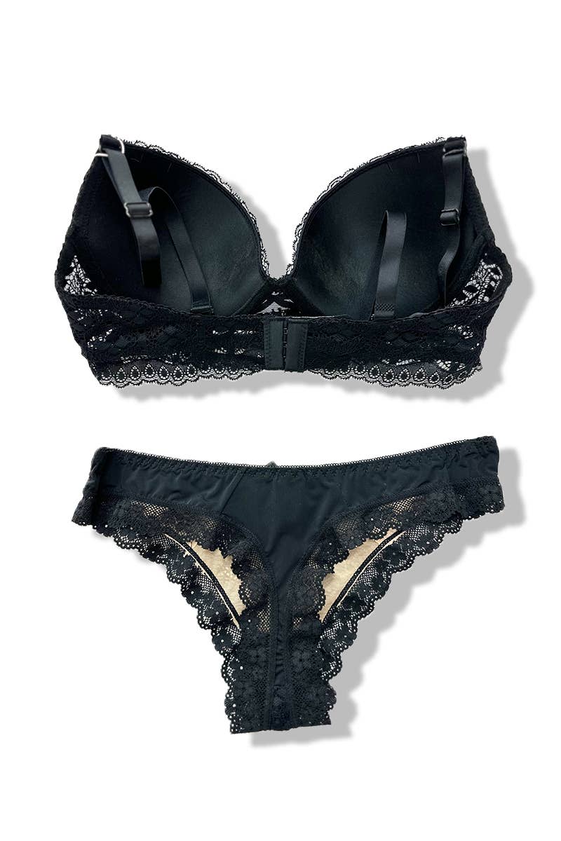 Conjunto de sutiã com aro e bojo + calcinha fio dental