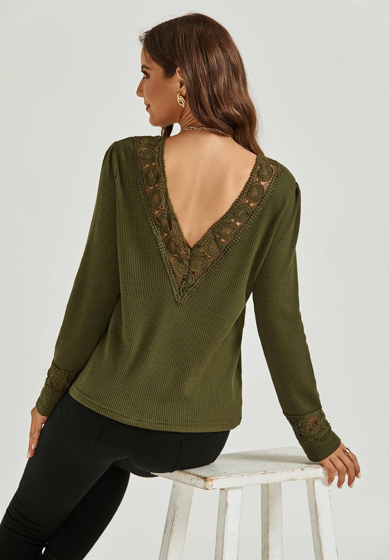 Top Reversível com Detalhe de Renda e Decote em V de Estilo Simples em Verde Oliva